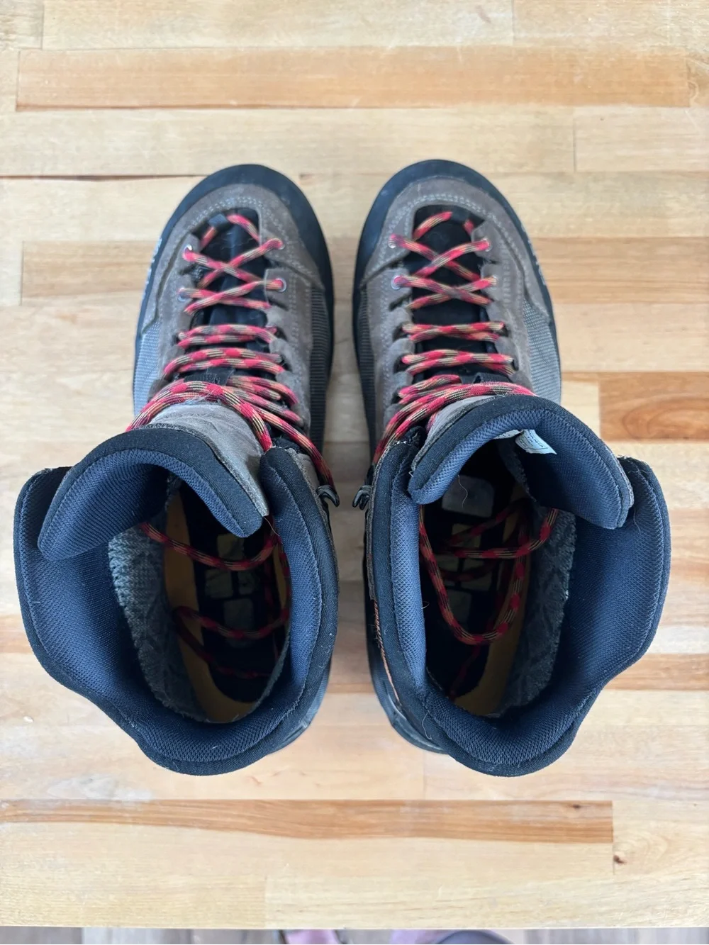 Men’s Brown Hiking Boots with Red Laces